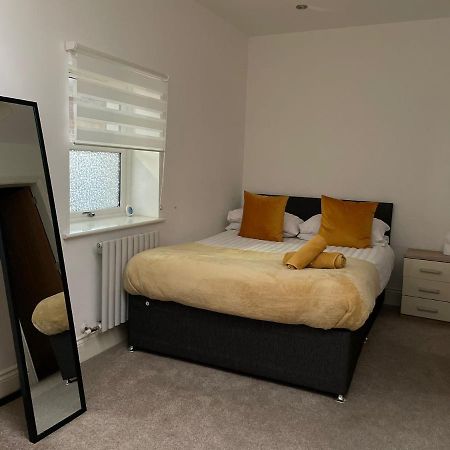 City Centre 1 Bed Sleeps 4 H5 Kingston upon Hull Bagian luar foto